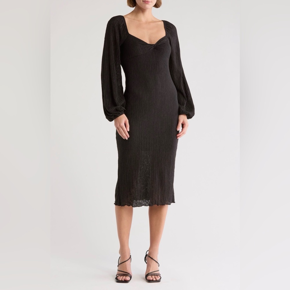 Lush Black Twist Front Long Sleeve Plissè Midi Dress